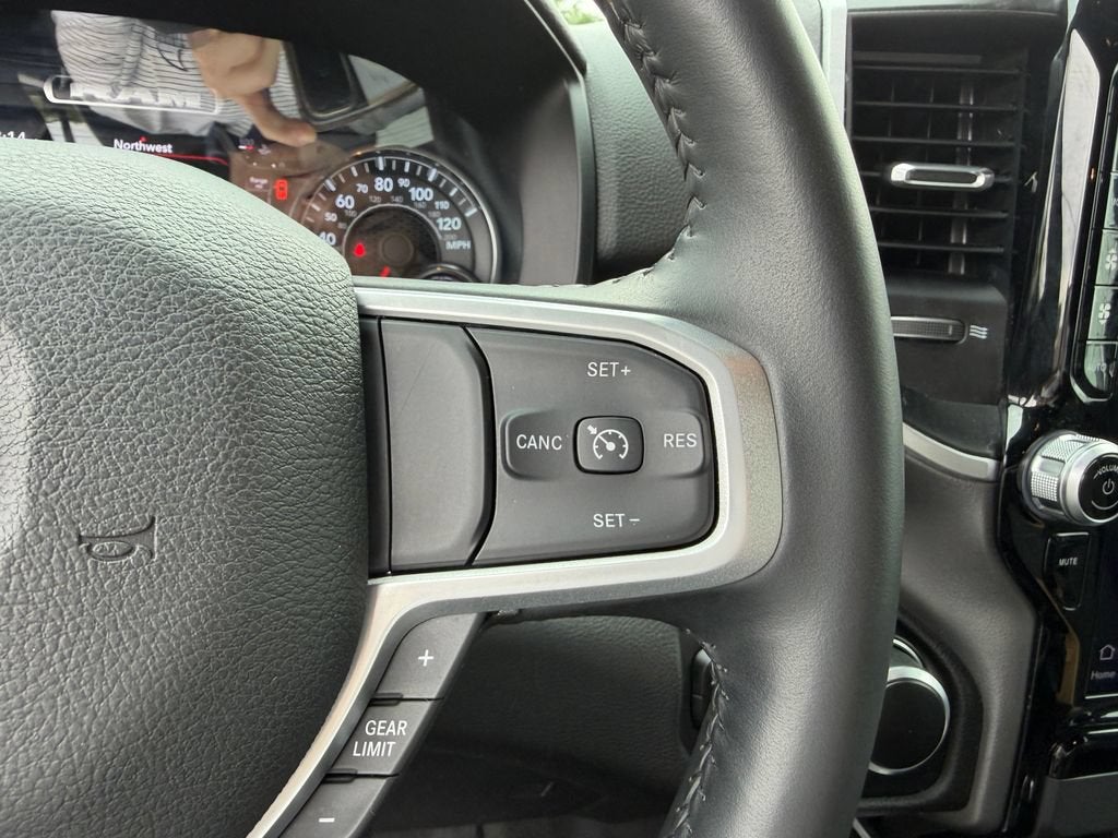 2023 RAM 1500 Big Horn Crew Cab 4x4 5'7" Box