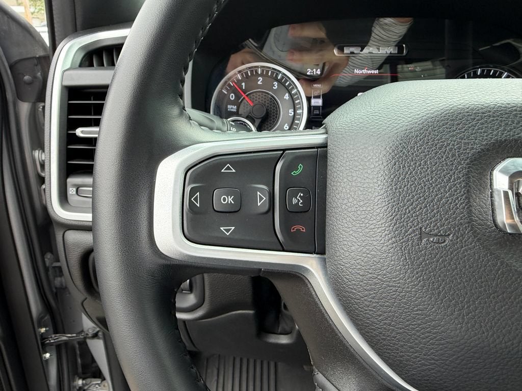 2023 RAM 1500 Big Horn Crew Cab 4x4 5'7" Box