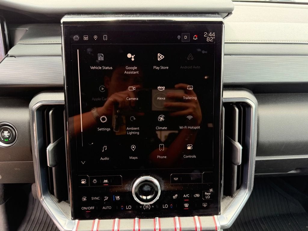 2024 GMC Acadia AT4