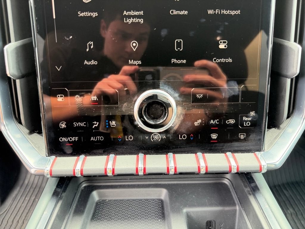 2024 GMC Acadia AT4