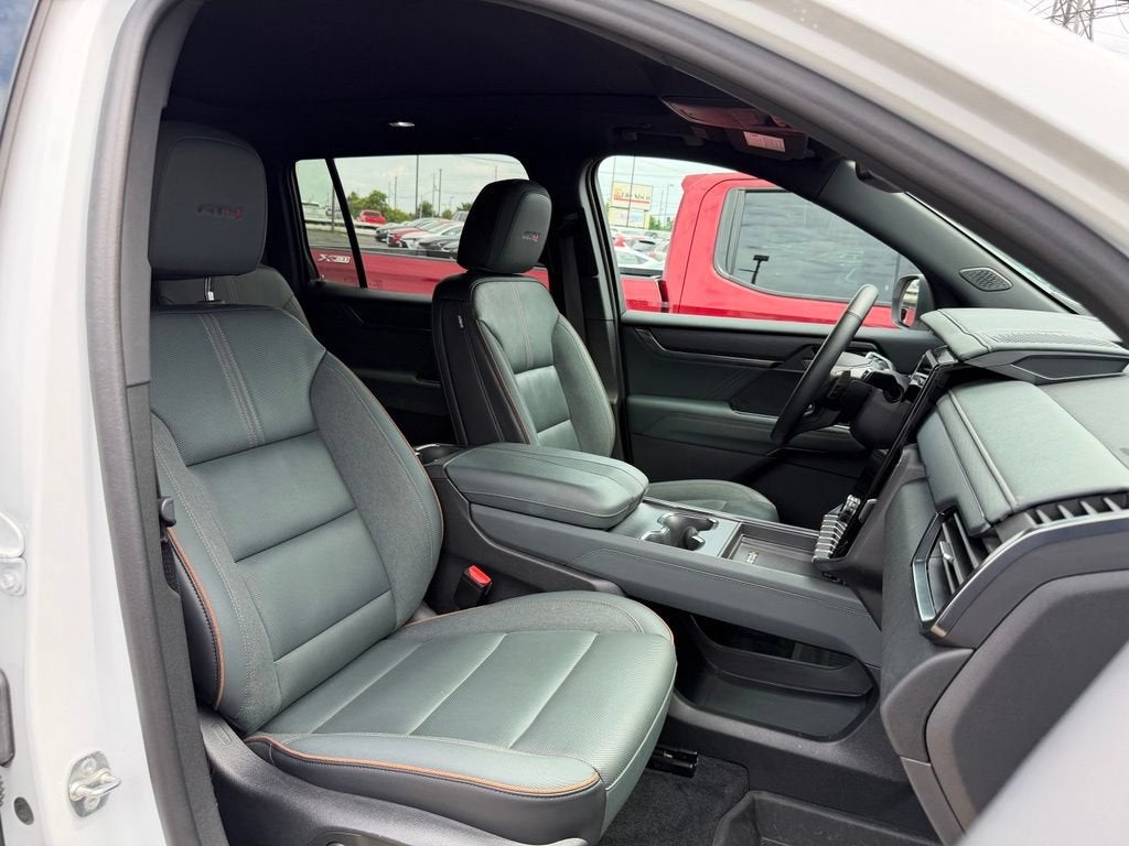 2024 GMC Acadia AT4