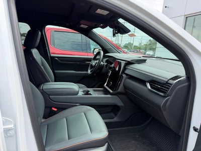 2024 GMC Acadia AT4