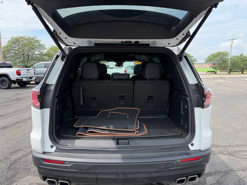 2024 GMC Acadia AT4