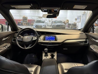 2023 Cadillac XT4 Premium Luxury
