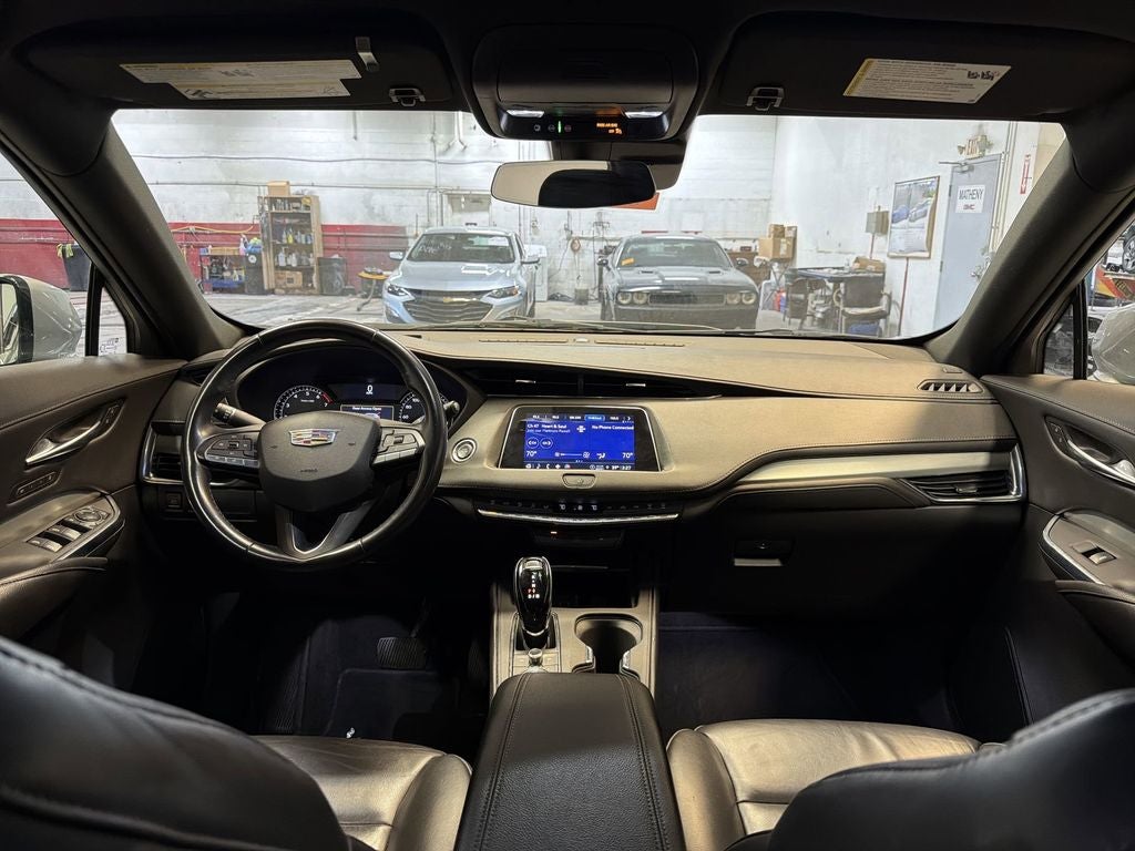 2023 Cadillac XT4 Premium Luxury