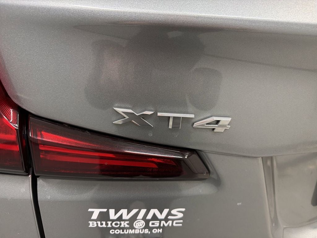 2023 Cadillac XT4 Premium Luxury