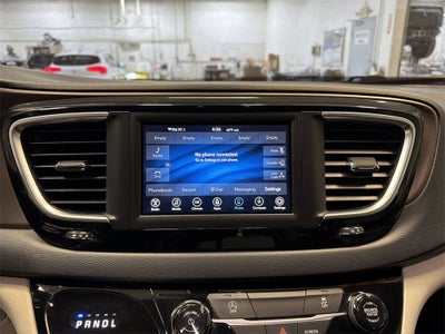 2021 Chrysler Voyager LXI