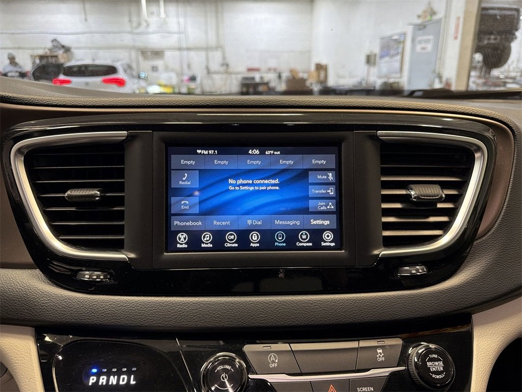 2021 Chrysler Voyager LXI