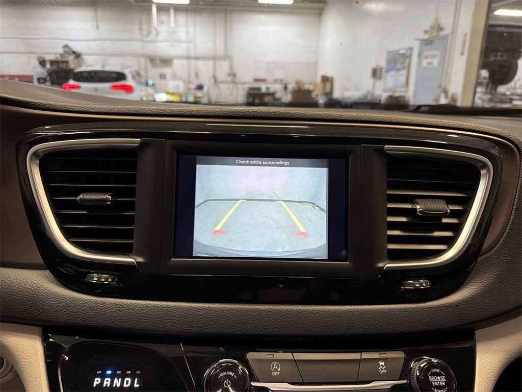 2021 Chrysler Voyager LXI