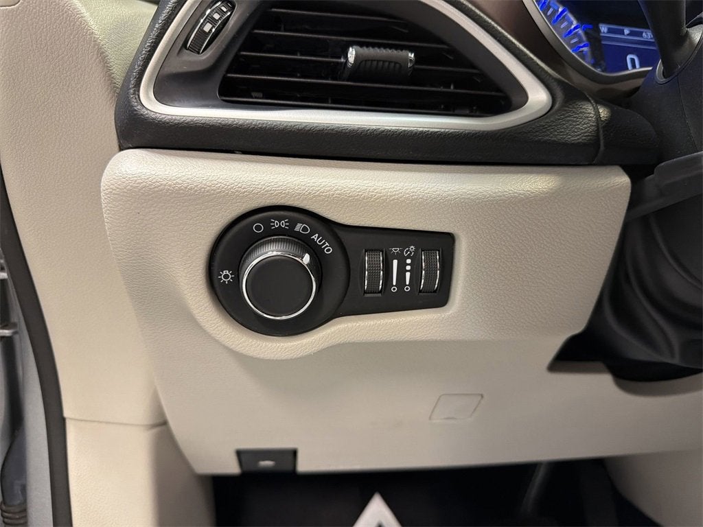 2021 Chrysler Voyager LXI