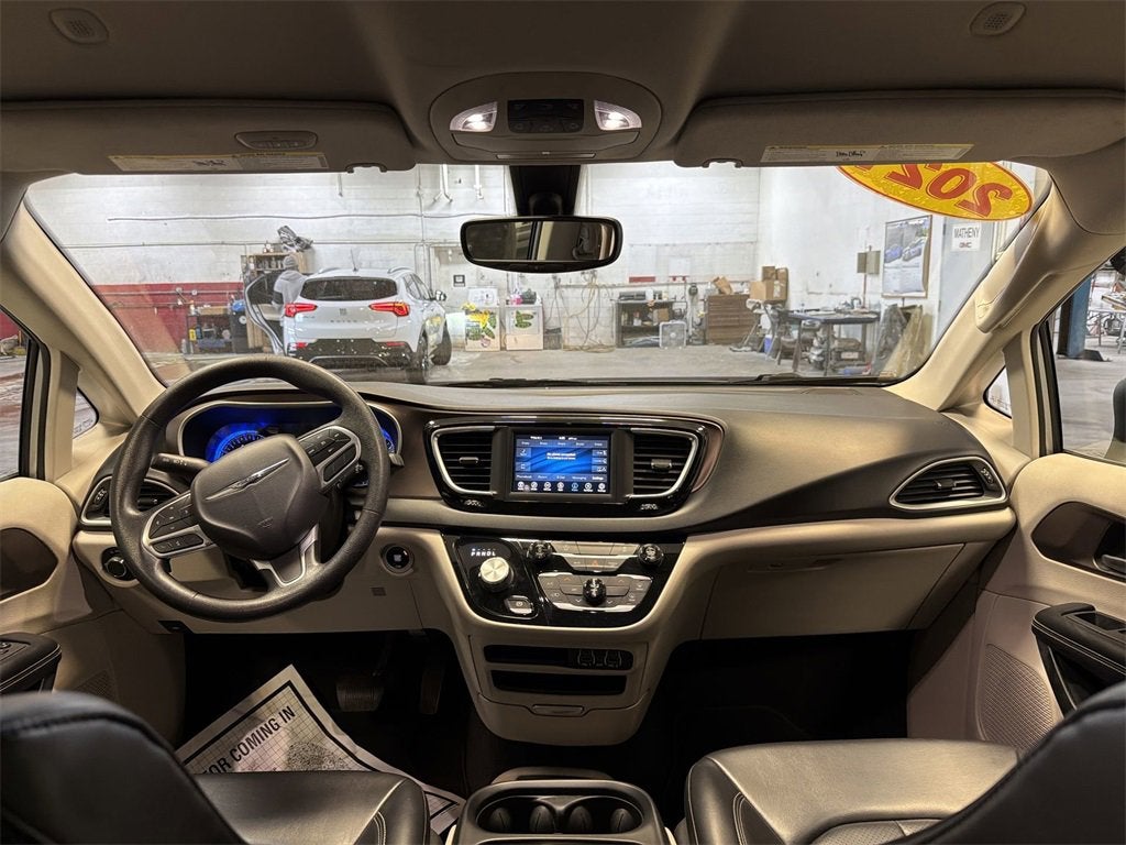 2021 Chrysler Voyager LXI