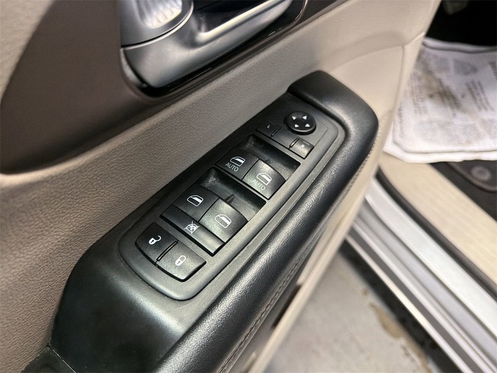 2021 Chrysler Voyager LXI