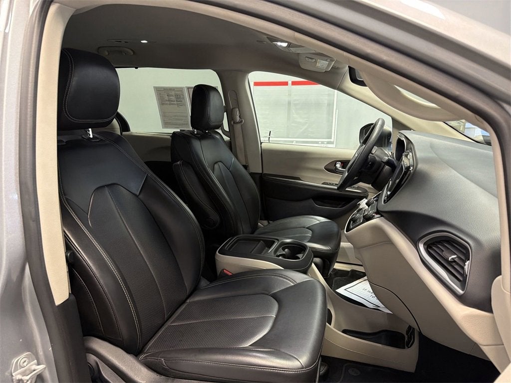 2021 Chrysler Voyager LXI