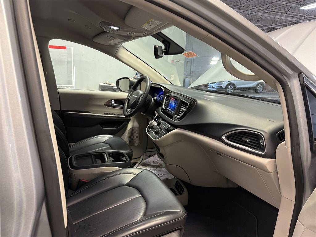 2021 Chrysler Voyager LXI