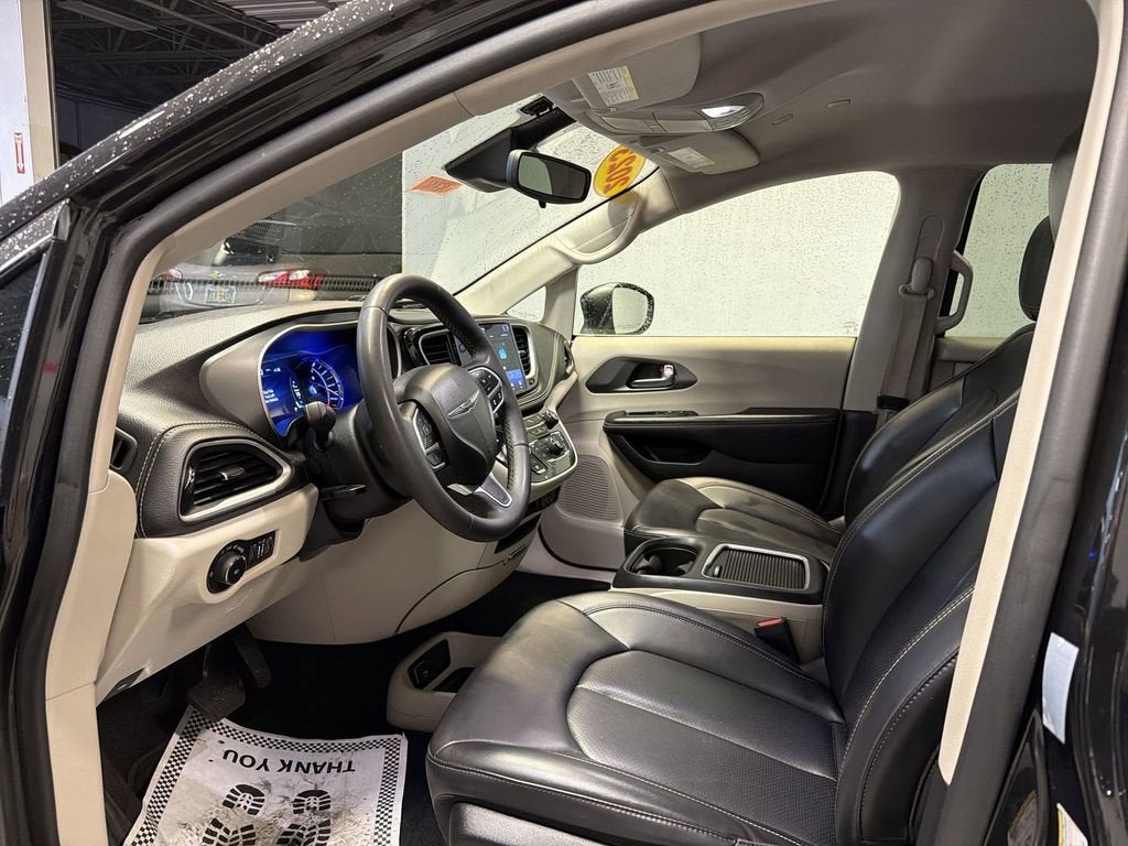 2023 Chrysler Pacifica Hybrid Touring L