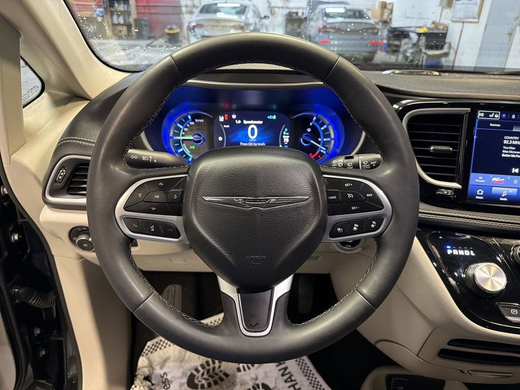2023 Chrysler Pacifica Hybrid Touring L
