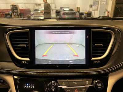 2023 Chrysler Pacifica Hybrid Touring L