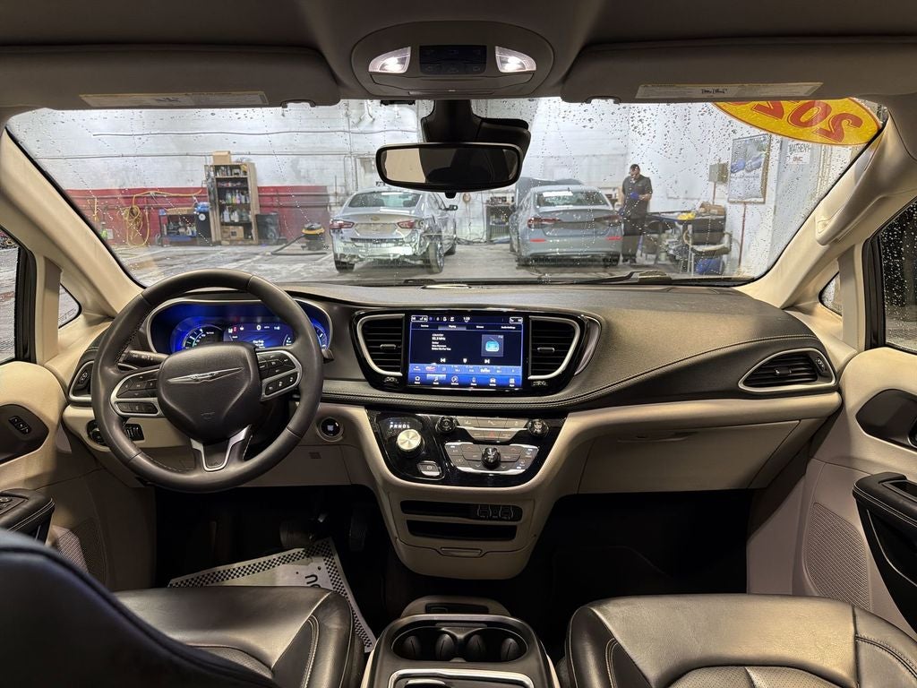 2023 Chrysler Pacifica Hybrid Touring L