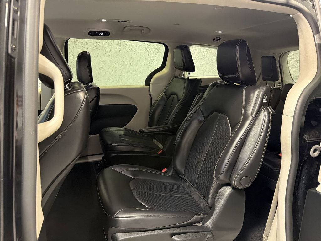 2023 Chrysler Pacifica Hybrid Touring L