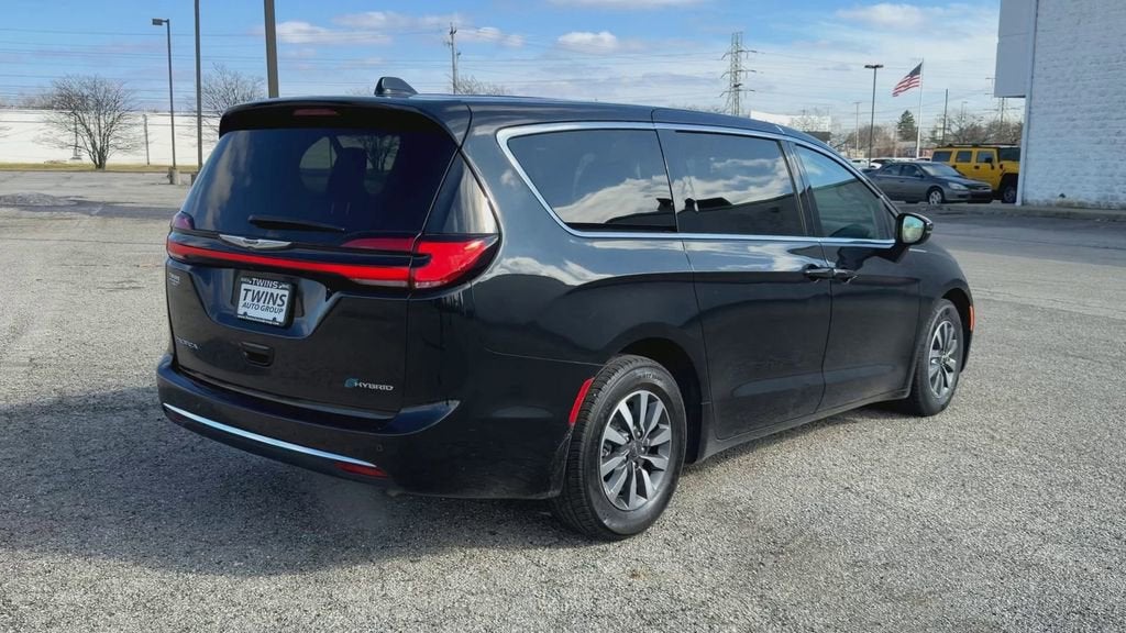 2023 Chrysler Pacifica Hybrid Touring L