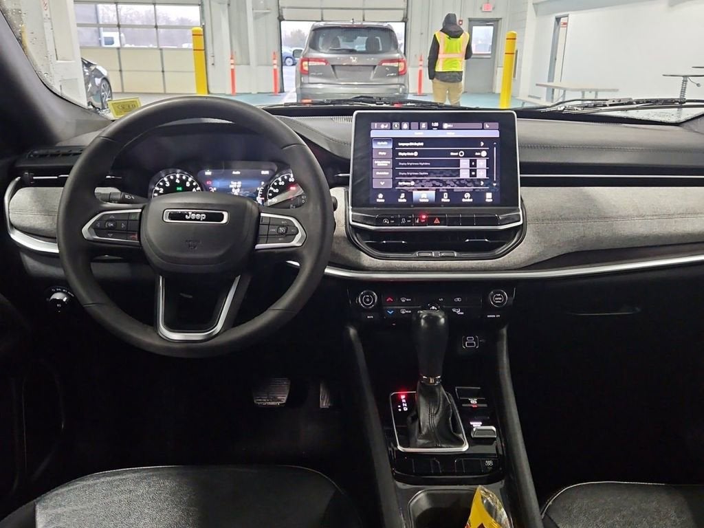 2023 Jeep Compass Latitude Lux FWD