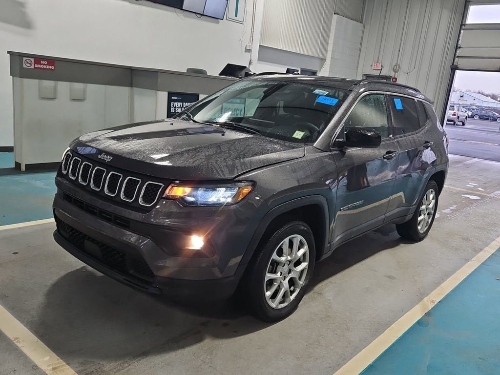 2023 Jeep Compass Latitude Lux FWD