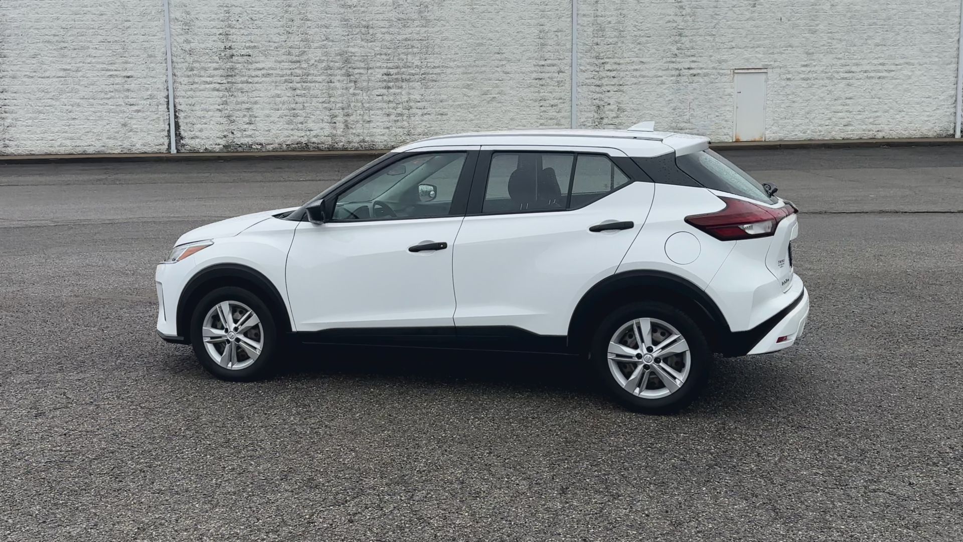 2023 Nissan Kicks S Xtronic CVT