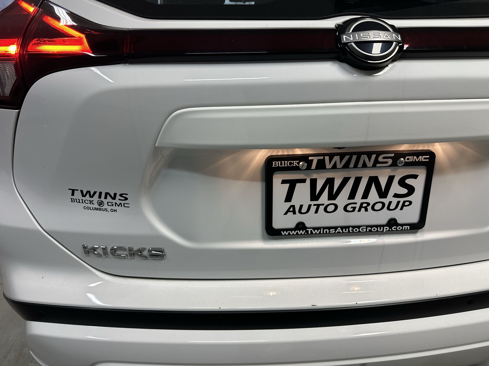 2023 Nissan Kicks S Xtronic CVT