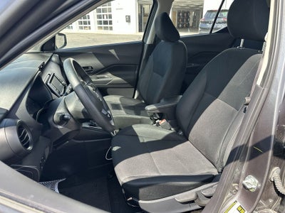 2024 Nissan Kicks S Xtronic CVT