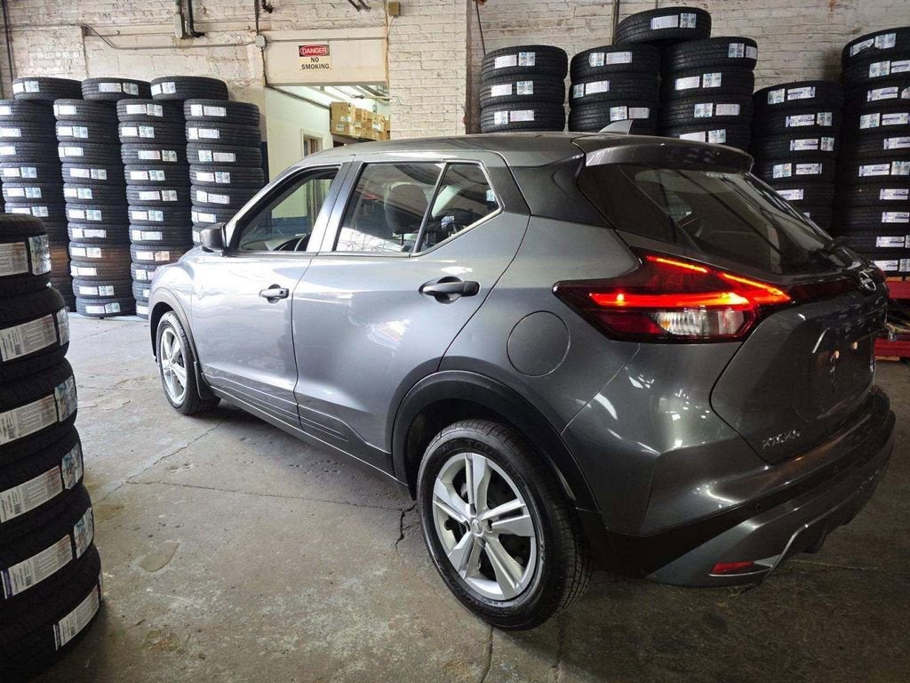 2024 Nissan Kicks S Xtronic CVT