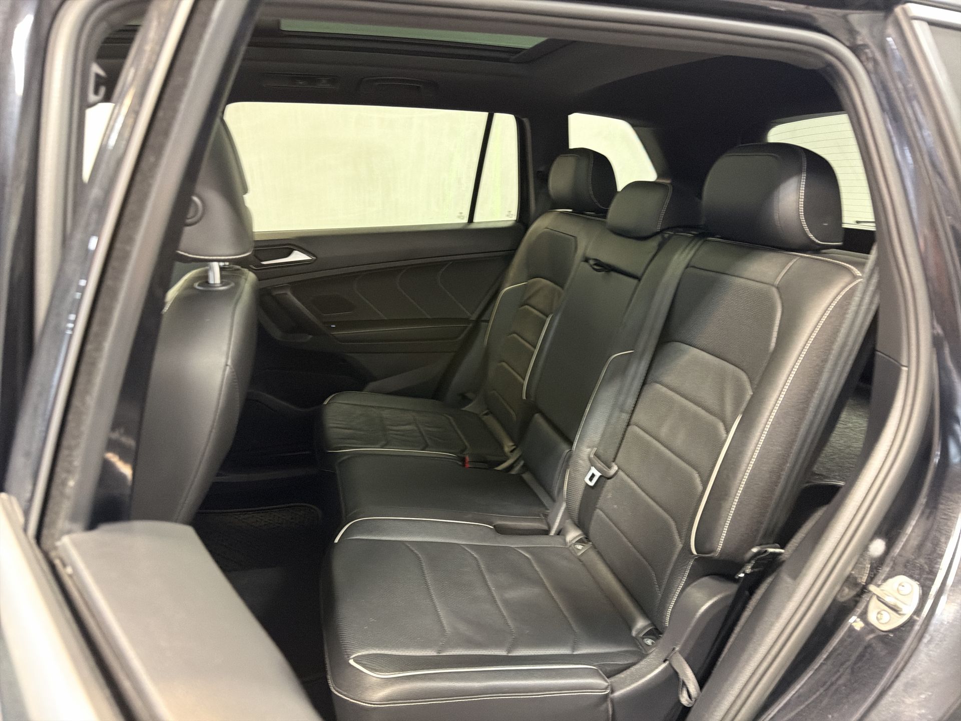 2022 Volkswagen Tiguan SEL R-Line