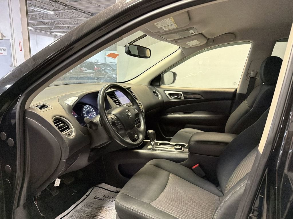 2018 Nissan Pathfinder SV