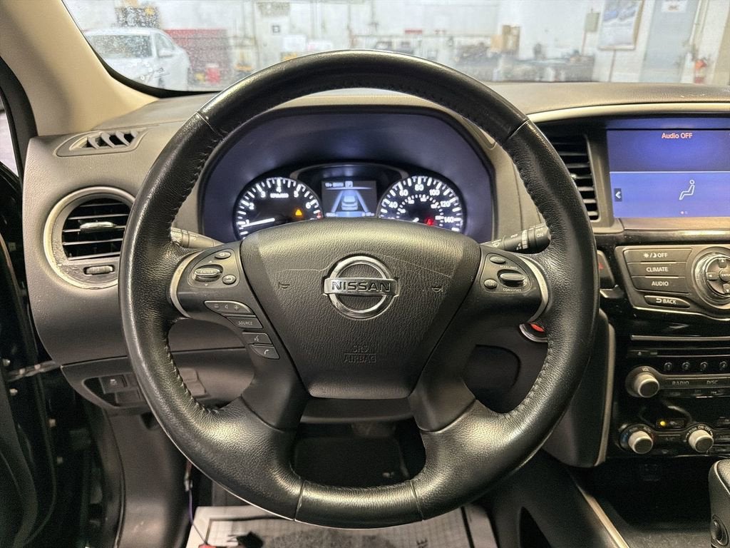 2018 Nissan Pathfinder SV