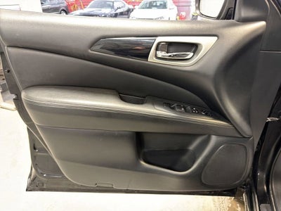 2018 Nissan Pathfinder SV