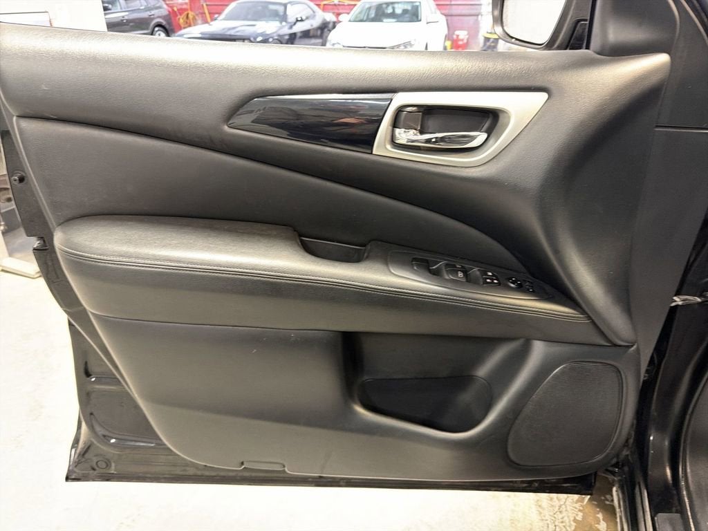 2018 Nissan Pathfinder SV