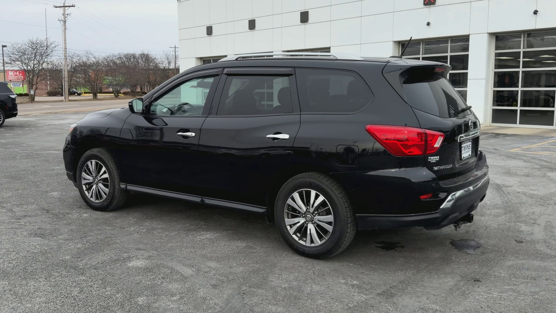 2018 Nissan Pathfinder SV