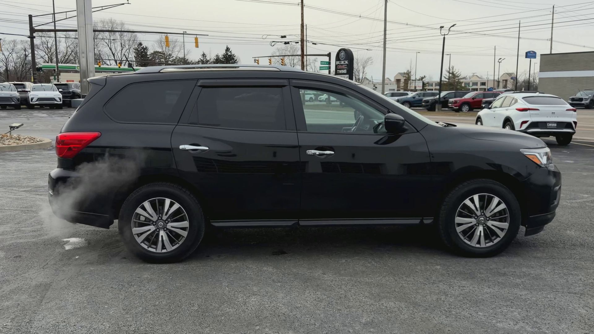 2018 Nissan Pathfinder SV