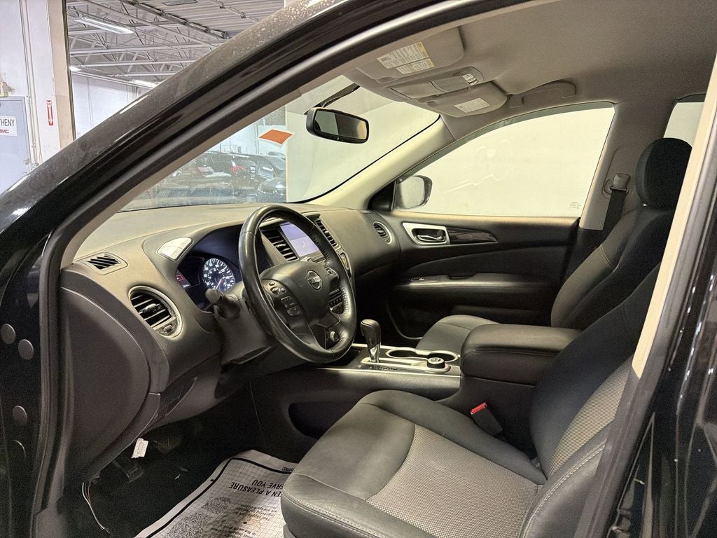 2018 Nissan Pathfinder SV