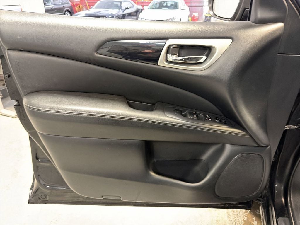 2018 Nissan Pathfinder SV