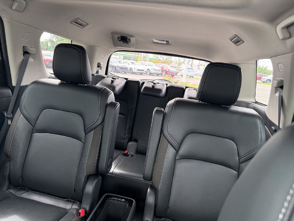 2023 Nissan Pathfinder SL 4WD