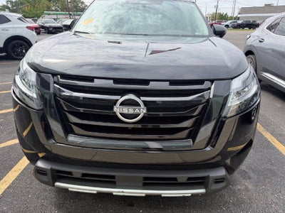 2023 Nissan Pathfinder SL 4WD