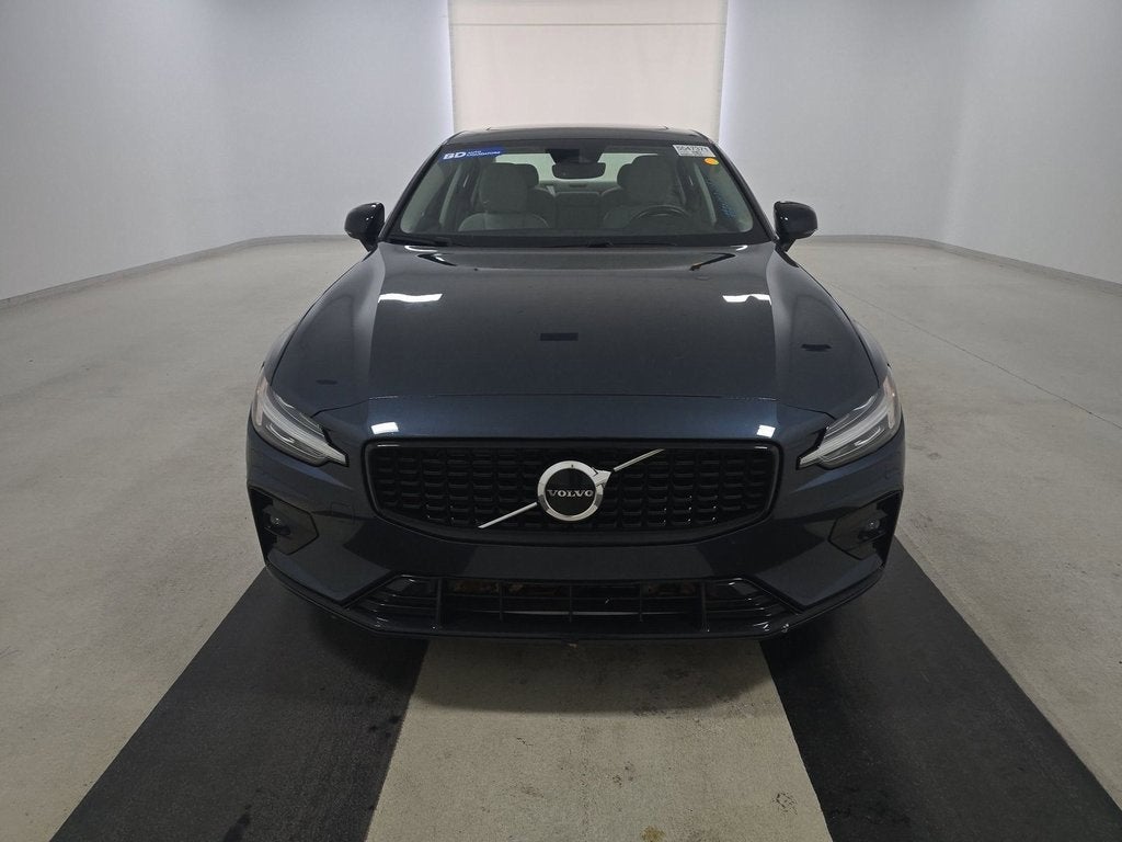 2023 Volvo S60 Core Dark Theme