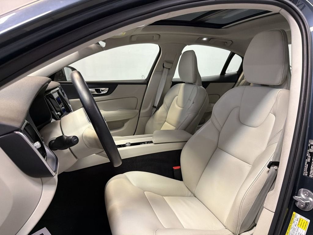 2023 Volvo S60 Core Dark Theme