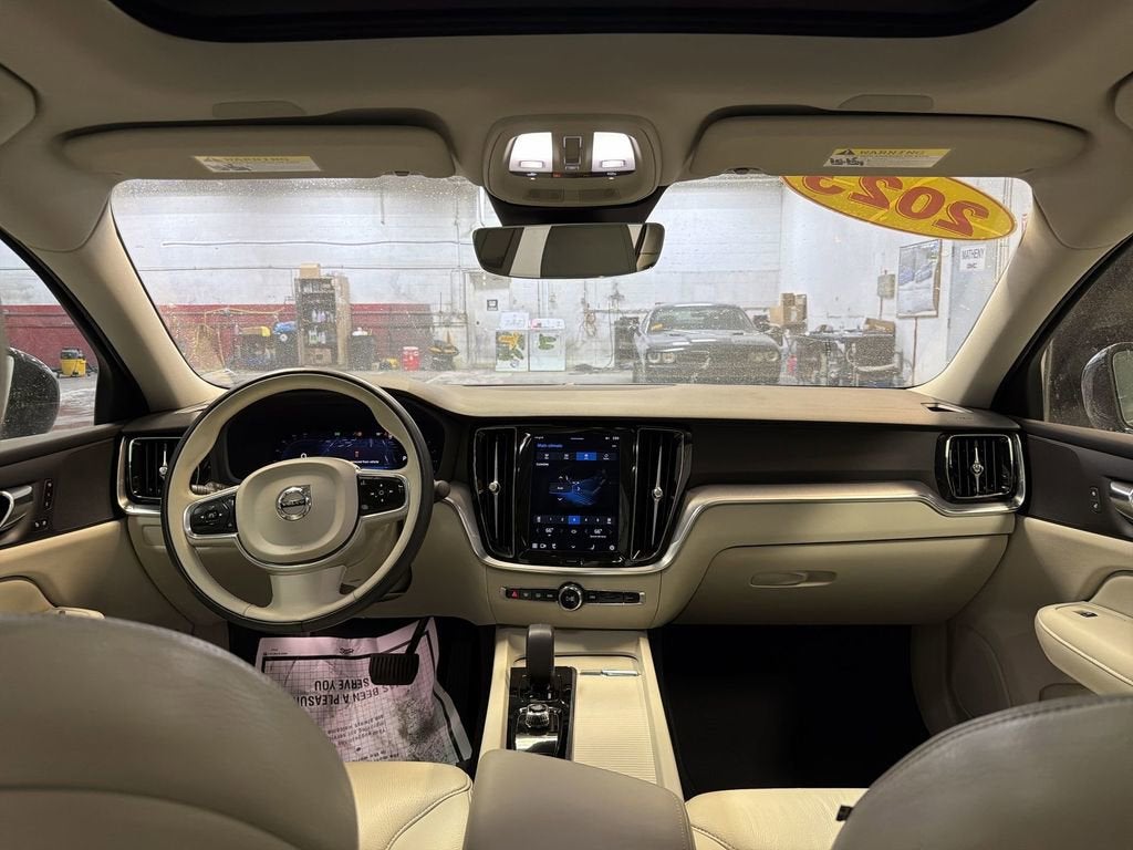 2023 Volvo S60 Core Dark Theme