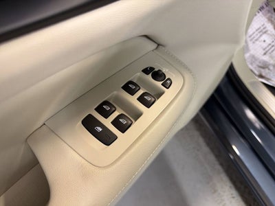 2023 Volvo S60 Core Dark Theme