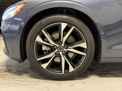 2023 Volvo S60 Core Dark Theme