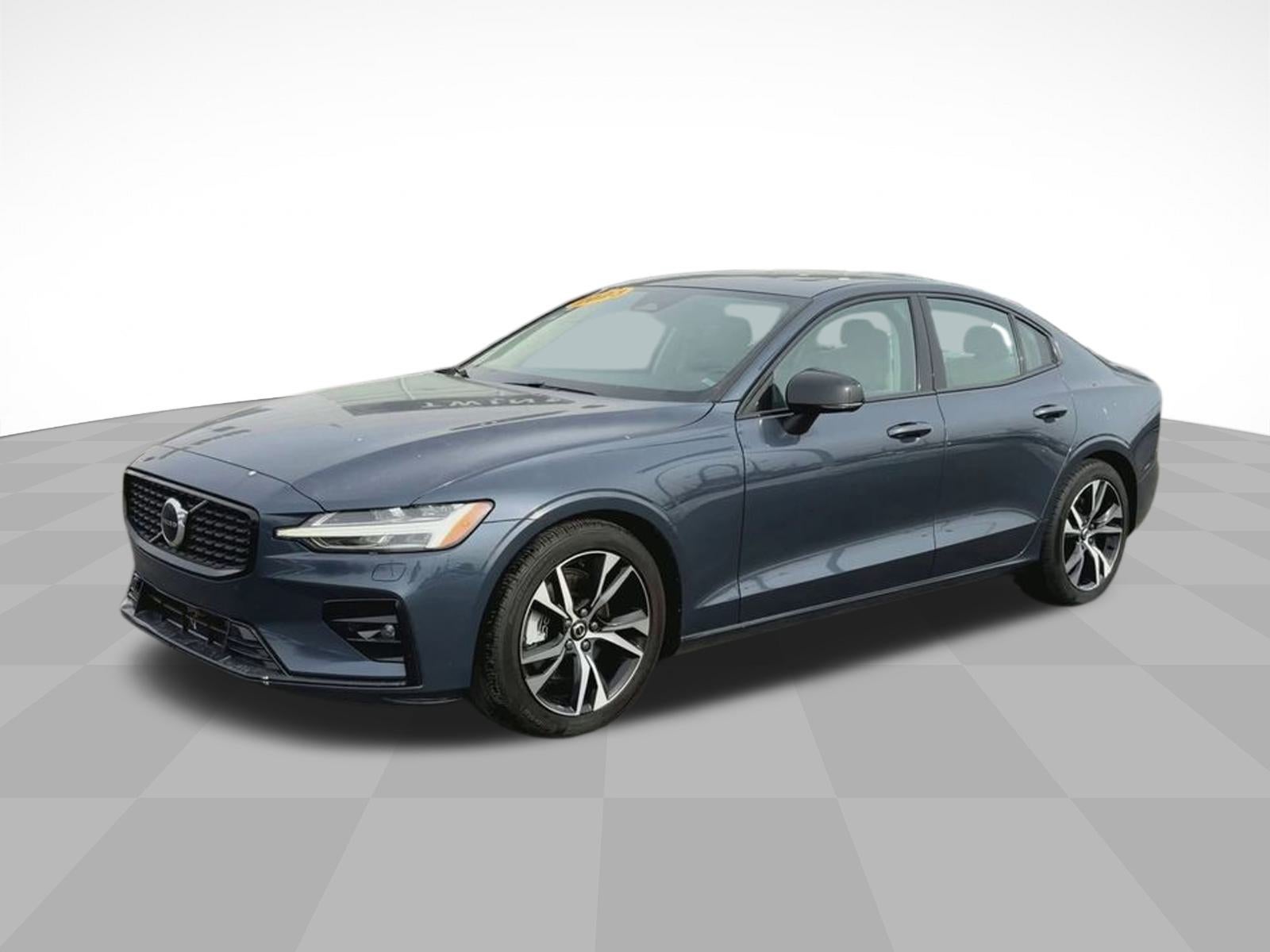 2023 Volvo S60 Core Dark Theme