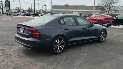 2023 Volvo S60 Core Dark Theme