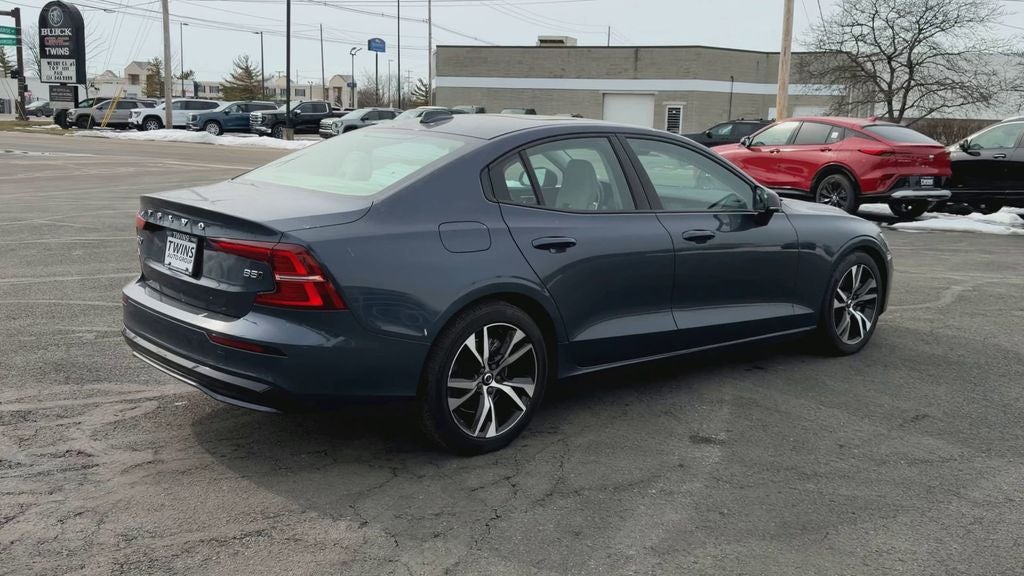 2023 Volvo S60 Core Dark Theme