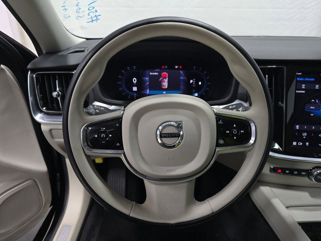 2023 Volvo S60 Core Dark Theme